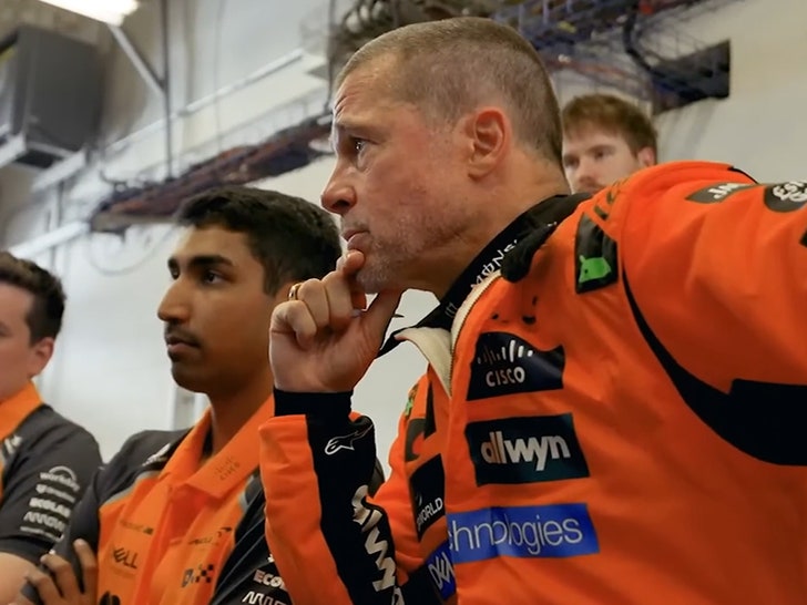 071025-mclaren-brad-pitt-analyzing