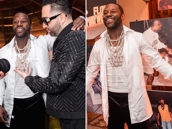 bd30eef540fe4d92940126a62680e19f_md Floyd Mayweather's Birthday Party At The Versace Mansion