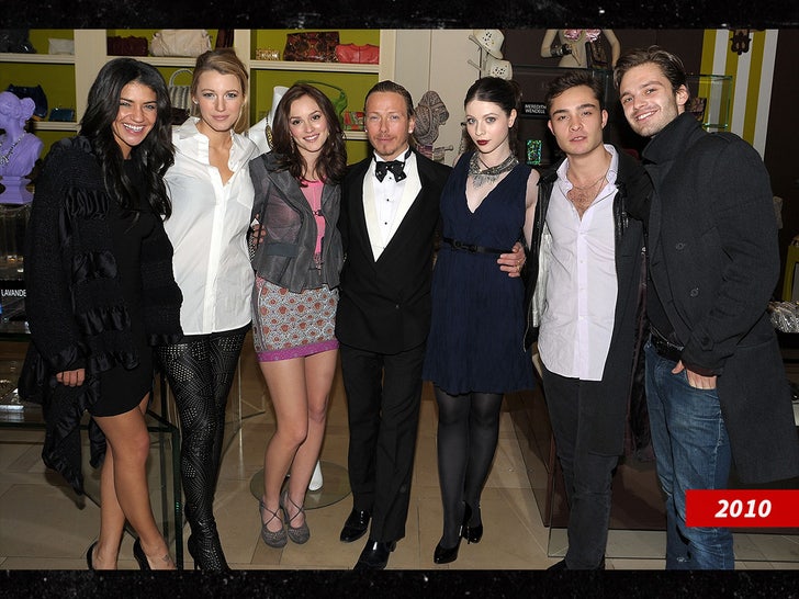 bd36999d7d2f46968bee73bc14e2e174_md gossip girl cast 2010 sub getty swipe