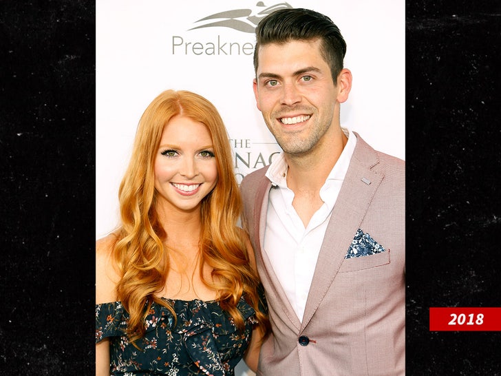 bd695d287aee436092dffac9be23c052_md justin tucker amanda sub getty swipe