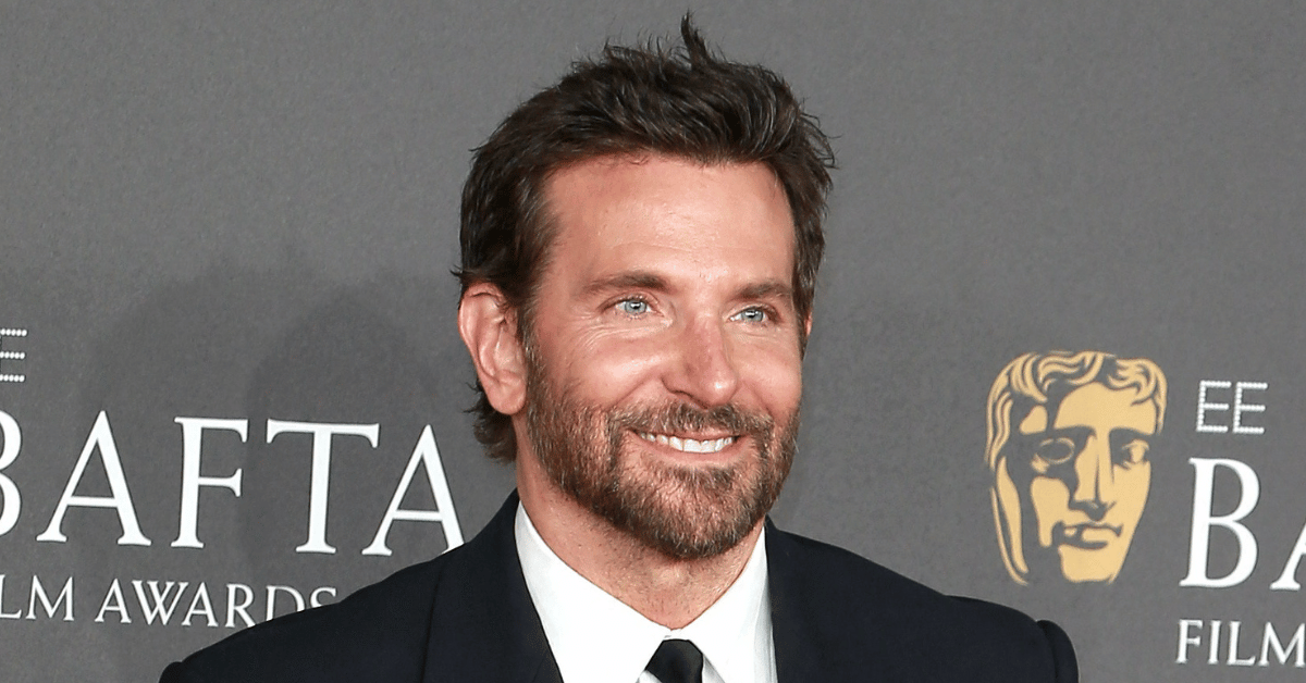 bradley-cooper-gigi-hadid-commitment-fears-postpones-engagement-terrified-marriage-1-1757524578924 Photo of Bradley Cooper