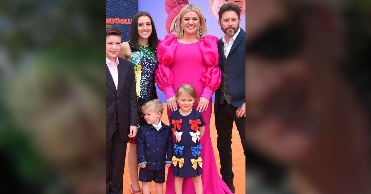 brandon-blakcstock-life-away-from-the-spotlight-before-death-1754594036369 Photo of Kelly Clarkson, Brandon Blackstock and family.