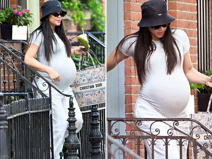 c00caaf62ea44abcab6d480ff6cfc797_md Cassie Seen Before Heading To The Hospital To Give Birth