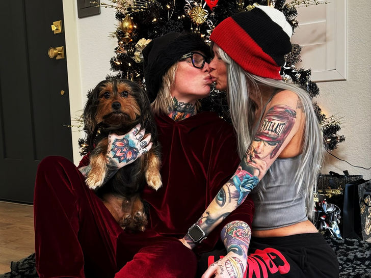 c0b6cfad36474acdb3c3390c733e5855_md Jenna Jameson & Jessi Lawless Together