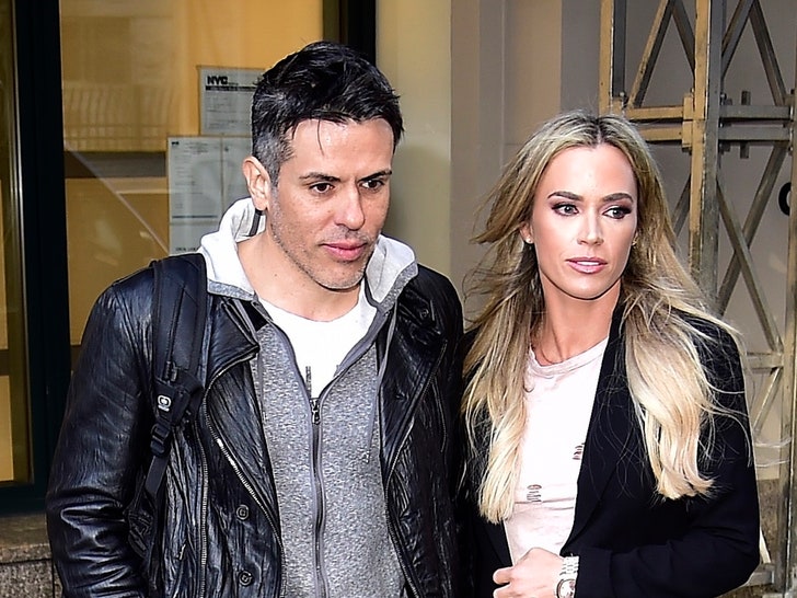 c1245d8698eb4ae386eaa22d23a2d27b_md Teddi Mellencamp & Edwin Arroyave Together