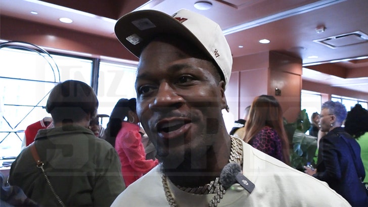 c290677ca19c420f85edd28339aed064_md 021025_pacman_jones_travis_hunter_kal