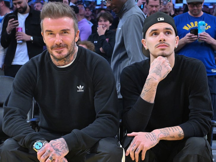 c2b2f763f5d64bf0819e78f8de386417_md David Beckham, Mayweather, Young Thug Sit Courtside At Warriors-Lakers Game