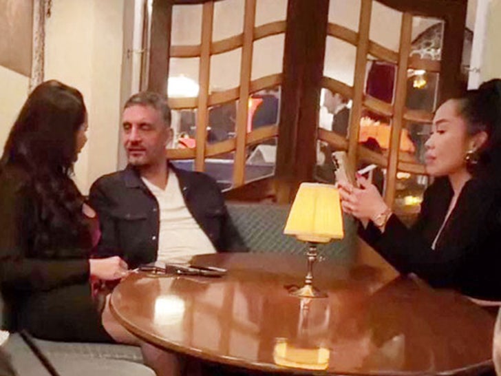 c2f8f5ebd51b4a059ebe0f6dea2d5a1f_md Mauricio Umansky Makes Out With Woman at Chateau Marmont