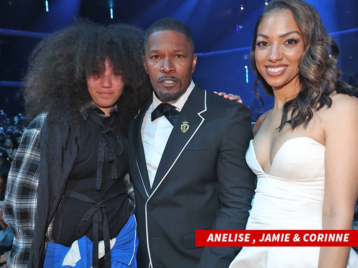 jamie foxx and his two daughters getty 2