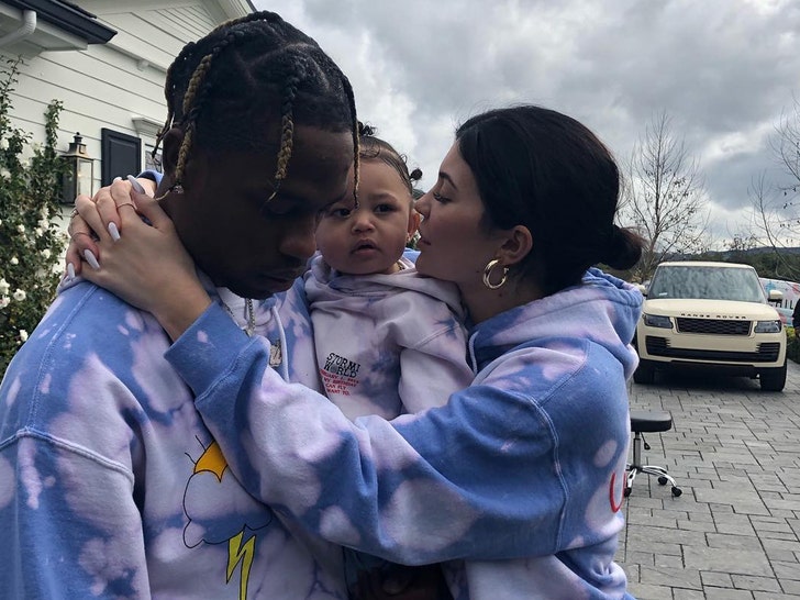 c417db7cf09c461eae6feed6f6a6b0ba_md Kylie Jenner and Travis Scott Together