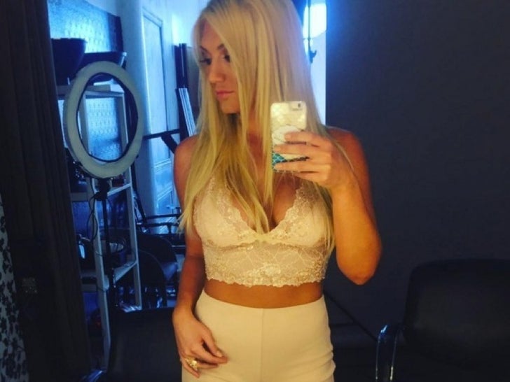 c4b061241c8e5413a70ad0ad1586b9db_md-1 Brooke Hogan's Hot Pics