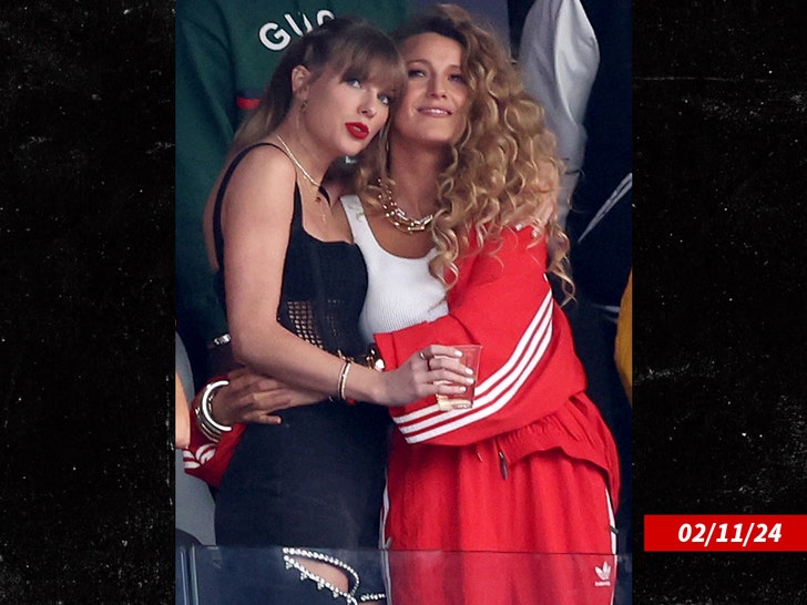 c54b1662a19345cfb9d105b097d75be9_md-1 blake lively and taylor swift