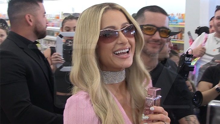 c617744044204bae9bf8a77064b84f28_md 043025_paris_hilton_intv_kal