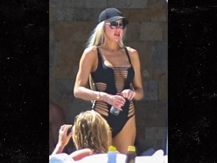 c6347963badb4babac86250727a69876_md christine quinn boyfriend backgrid sub