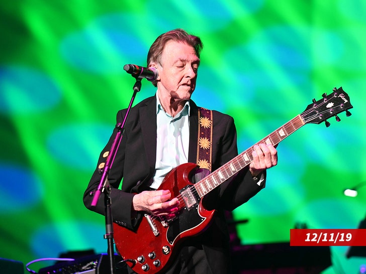 c636906945cf40e08a60fd407697ce3c_md Joey Molland badfinger
