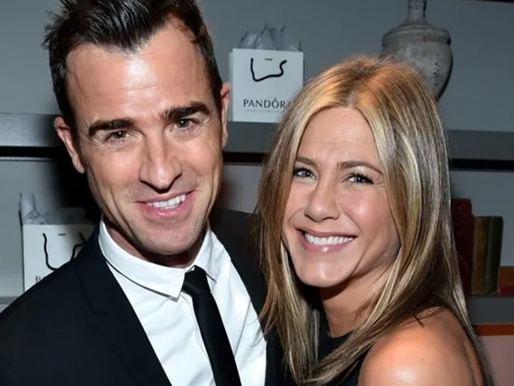 c64beaab96b74568b932952bc27eab65_md Jennifer Aniston and Justin Theroux Together