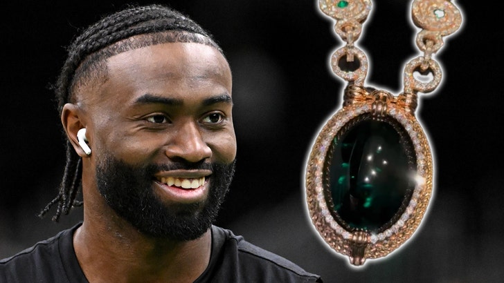 c71fd6c37b9d433fb06292567cb2b9e8_md jaylen-brown-video-launch-desktop