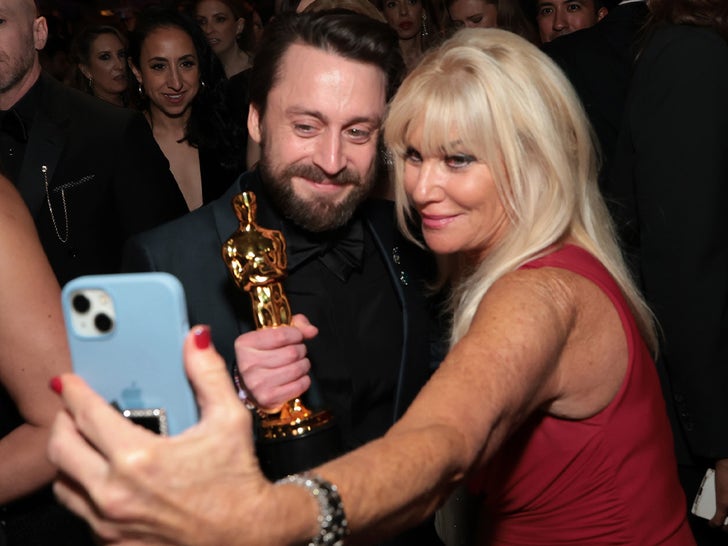 c7d543d0e5ed49ca941e035da45909c4_md 97th Oscars Governors Ball