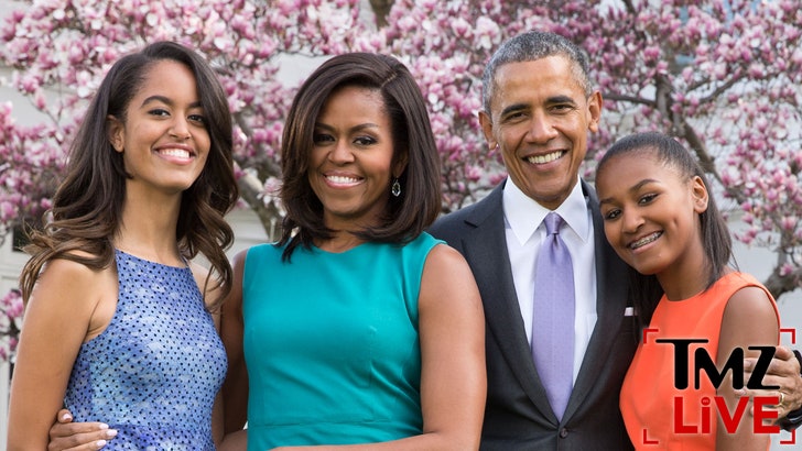 c9903f9b5ee7402fb79c5afb8d1fcdac_md 062625_michelle_barack_tmz_live_kal