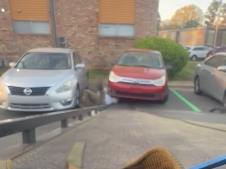 caaad89828e34da3ac06c5eb34931c2f_md 032825-repo-man-run-over-under-car