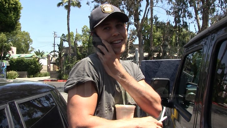 cb4fc9be81854d31aa8ae196a8d87deb_md 061122_austin_butler_kal