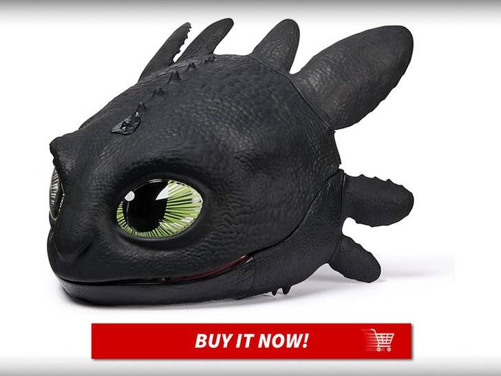 cbc390b3dcb948209ef2a966c58c7f1a_md Electronic-Blast-And-Roar-Toothless-Mask-How-To-Train-Your-Dragon-Merch-MAIN