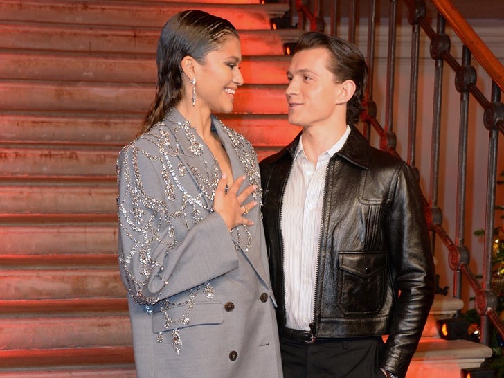cc4c0f6e75d24b5280a2045dfea90e79_md Zendaya and Tom Holland Together