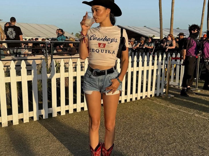 0422-celebs-at-stagecoach-sub1_720