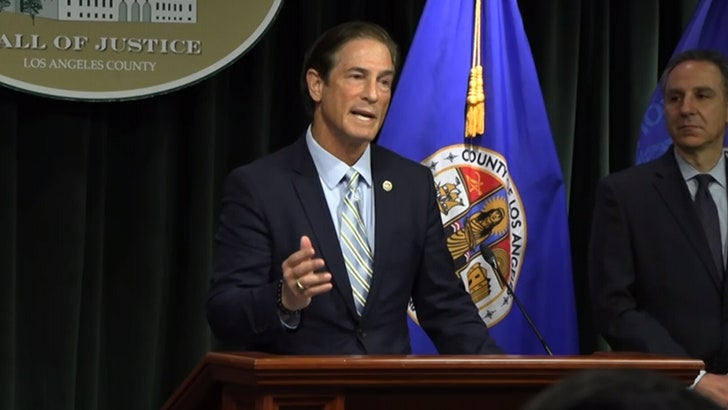 cdf4958fb540432bb5c7f8c2e5a66dd0_md 031025_hochman_menendez_presser_kal