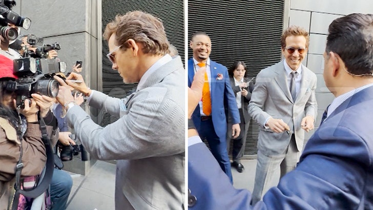 042725_ryan_reynolds_kal