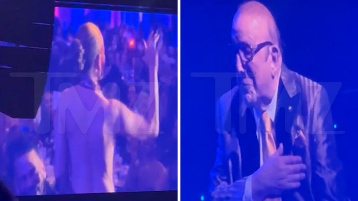 cfd4281de62746d99836c736de7d568a_md 020225_jennifer_lopez_kal