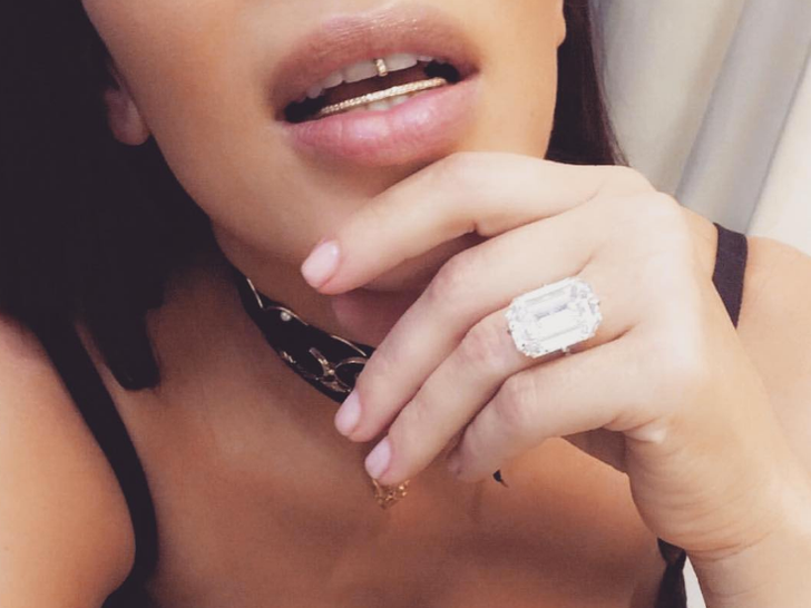 cff69cb5072b5e308a2a5865258407a2_md Kim Kardashian's Giant Rings