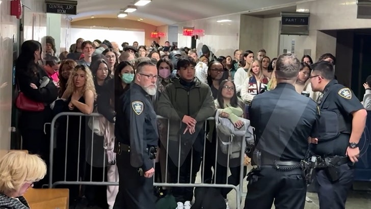 022125_luigi_fans_inside_kal