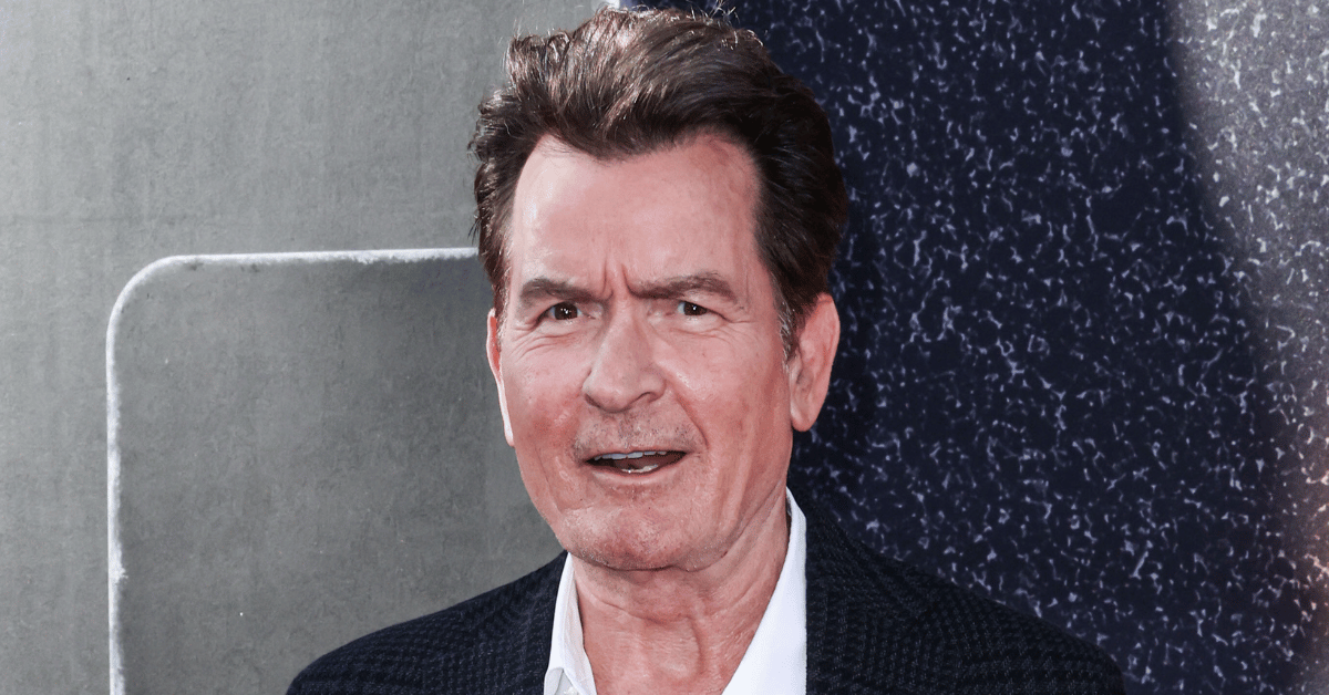 charlie-sheen-hiv-forced-sell-babe-ruth-ring-pay-debts-2-1757708870184 Photo of Charlie Sheen