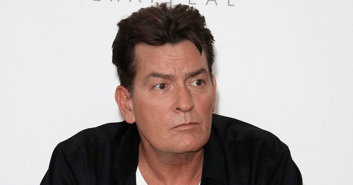 charlie-sheen-reveals-his-party-rules-while-reflecting-on-sobriety-journey-4-1756849404515 Photo of Charlie Sheen