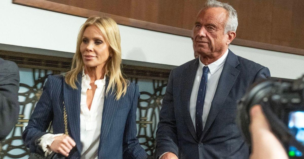 cheryl-hines-defends-rfk-jr-sunny-hostin-attack-the-view-1760567783610 Photo of Cheryl Hines and Robert F. Kennedy Jr.