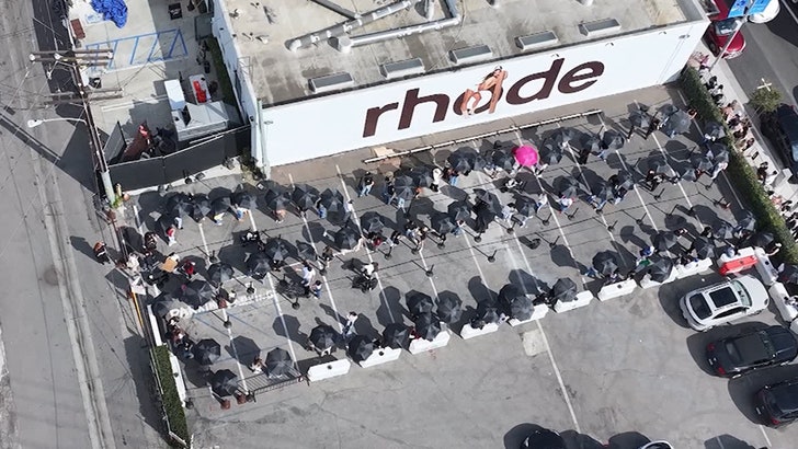 d28dd02eabe74176a7e4350a40ae4e53_md 022125_hailey_bieber_kal