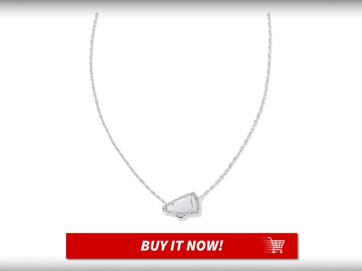 d3557d0a9fc842ce9c23c1552f7aa5de_md Cheer-Short-Pendant-Necklace-Kendra-Scott-Jewelry-MAIN