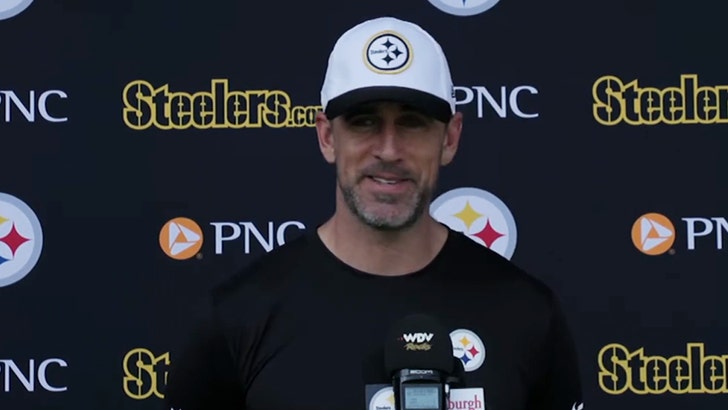 d63827320f4a43edba16666ae0cb529c_md-1 061025_aaron_rodgers_kal