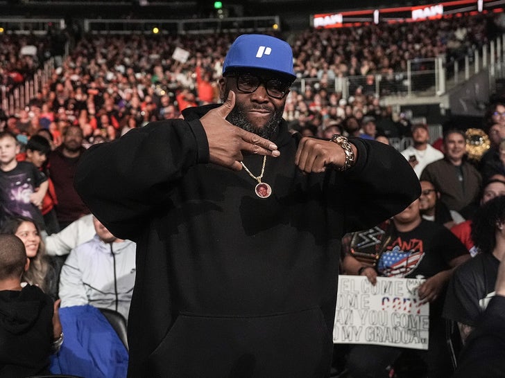 d63a2272f92d4048ab26132eea88fe0a_md 0128-monday-night-raw-celebs-georgia-photos-primary-2