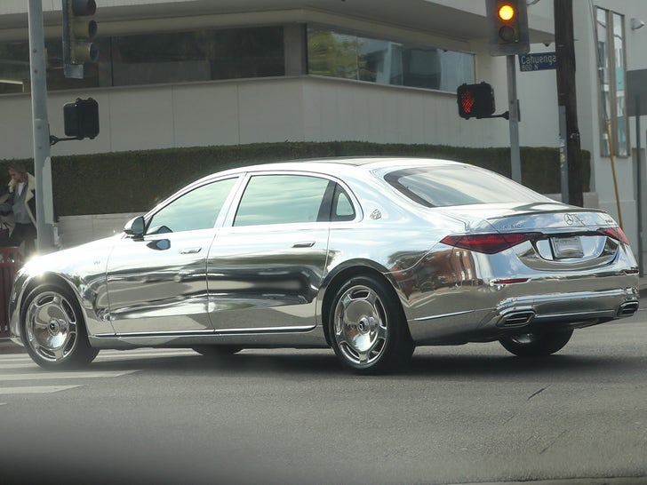 d6562d02b21e4da698030097fa0e590f_md 0131-Kanye-West-Studio-ASAP-Rocky-House-photos-primary-2