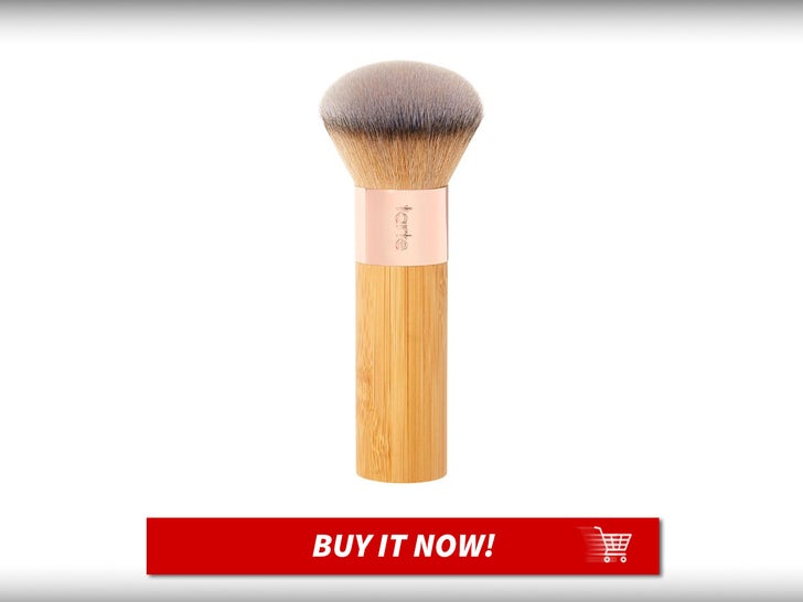 d69c8fdb6acc417081f8d42564888058_md The-Buffer-Airbrush-Finish-Foundation-Brush-MAIN