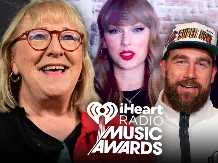d80cd5c5b6e4460aabd37b2309e8f3c5_md Donna Kelce Proud Mom Over Travis Kelce, Taylor Swift Win at Award Show
