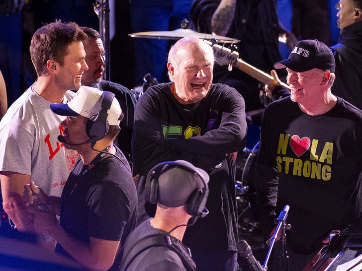 d85fcea20168458e911d7828d32e24e6_md 0206-Lady-Gaga-Performing-New-Orleans-Super-Bowl-Bourbon-Street-Photos-primary-2