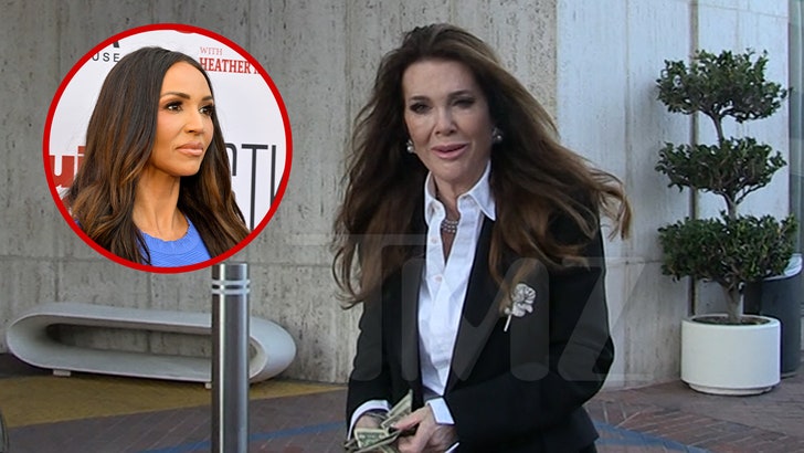 d985707fd6614622882251e17dee7228_md 072325_lisa_vanderpump_kal