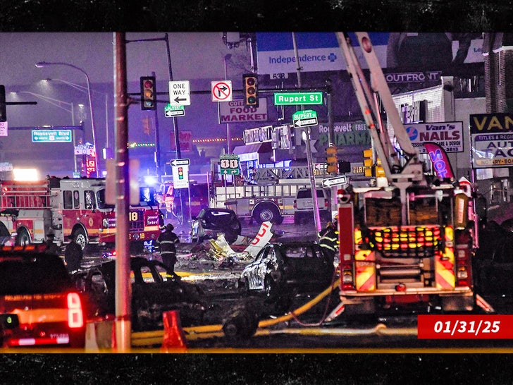 dc2c7f5bf86547c98c3a71ef722bdede_md philadelphia plane crash sub getty swipe