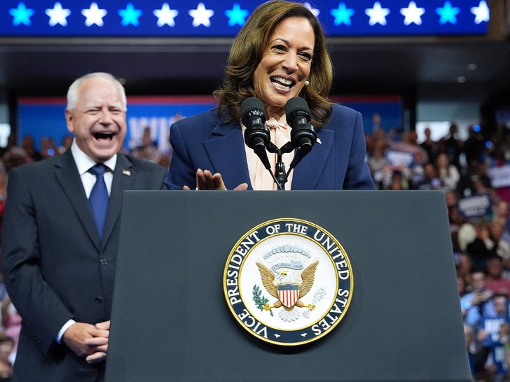 dc89400bd64143ac9b9b3b0ae937cb84_md Kamala Harris And Tim Walz On The Campaign Trail