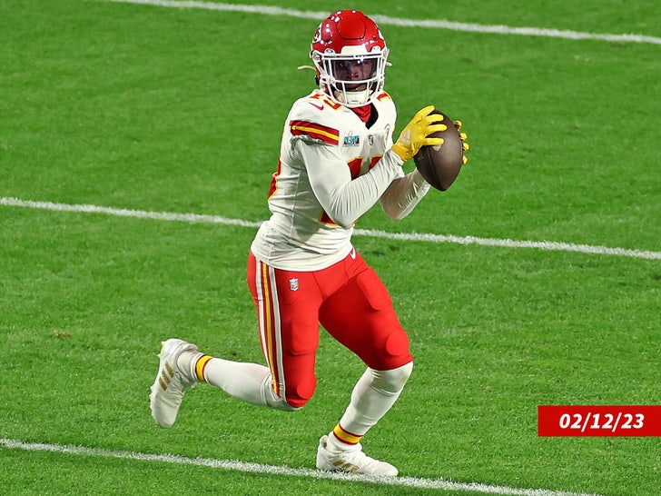 dca27829a15b451eb19bd8a2eefbc9c9_md Kadarius Toney sub getty swipe