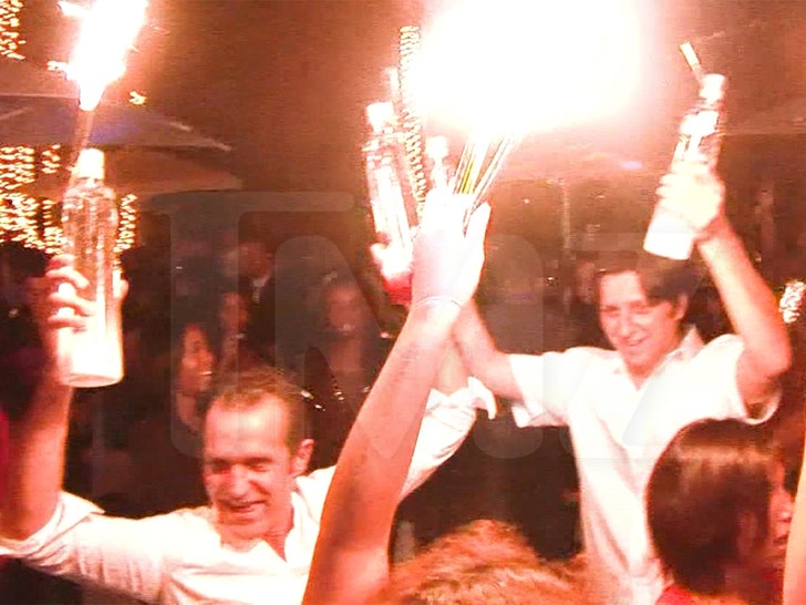 dd86e4bbd7b941a4b20301010a588370_md 030725-diddy-party-sparklers