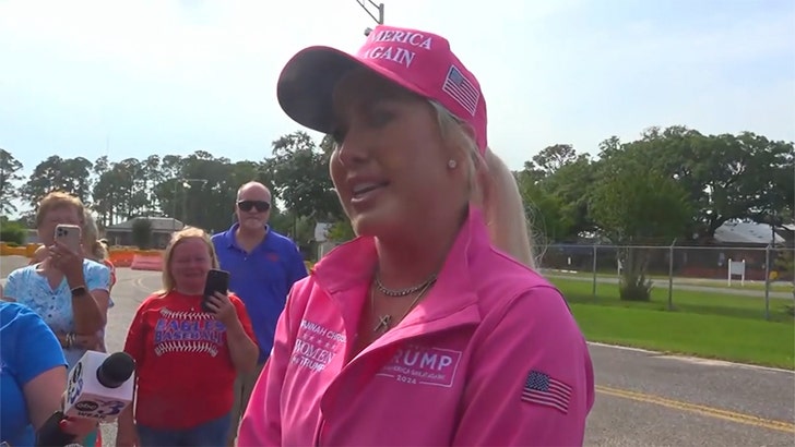 de00c8d4f05244ada14d37d9ad9fd773_md-2 052825_savannah_chrisley_kal_v2